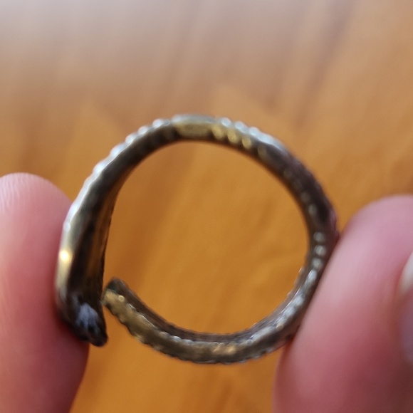 Silver ring - Picture 2 of 3
